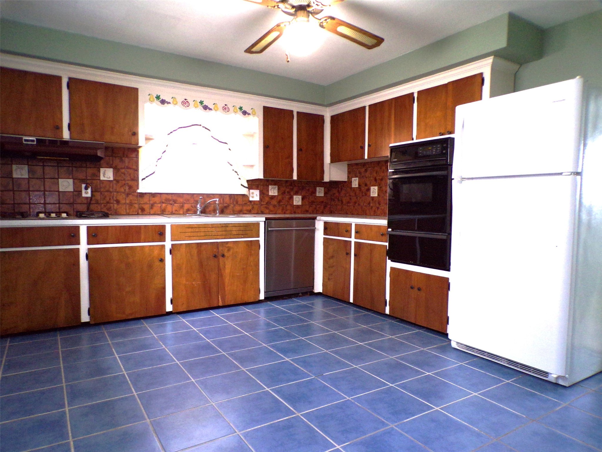 809 Grant Street Endicott, NY 13760 - Photo 12 of 37