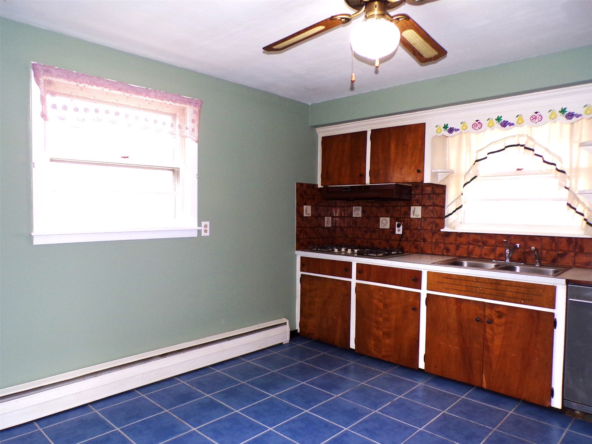 809 Grant Street Endicott, NY 13760 - Photo 13 of 37