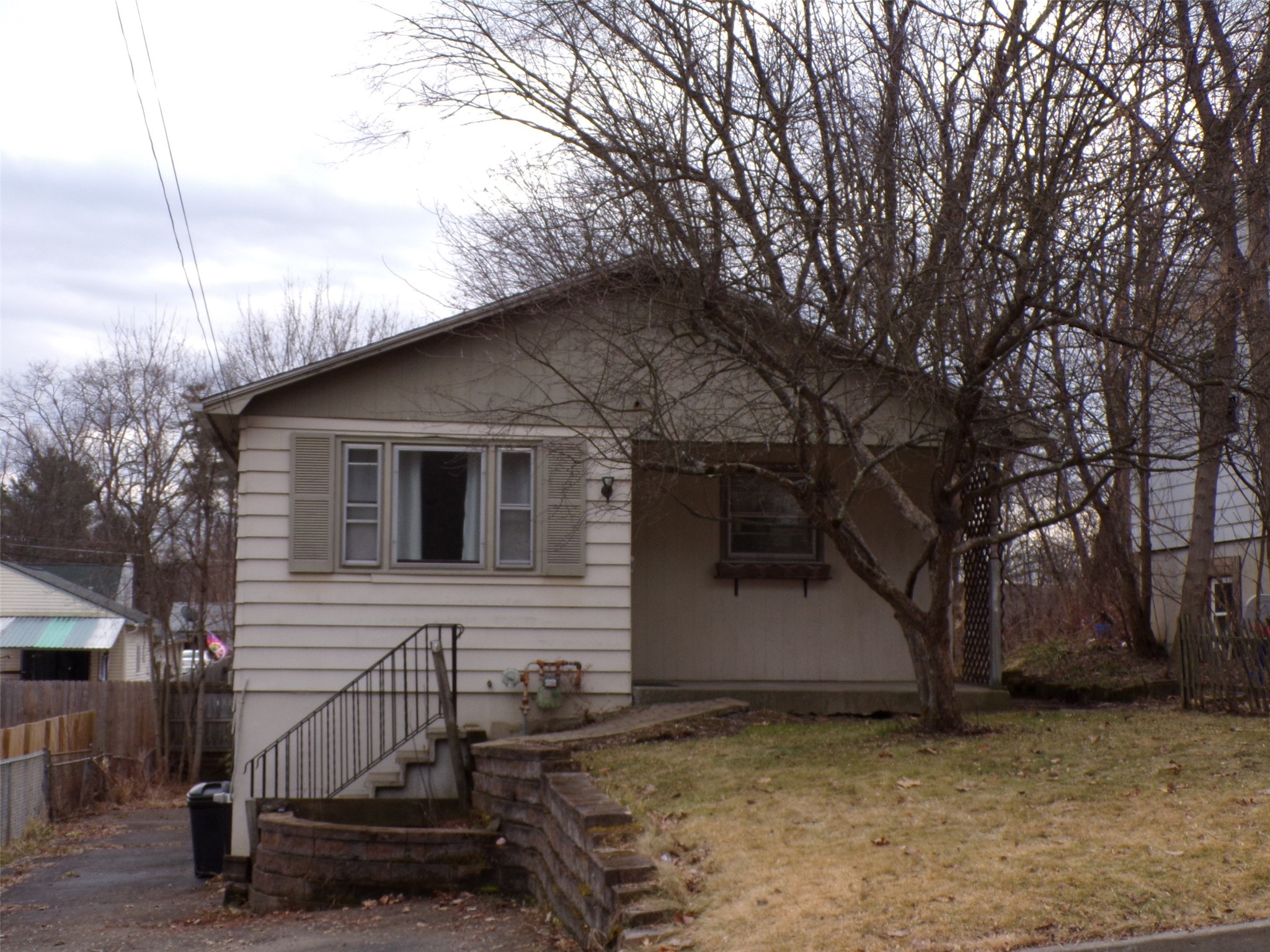 809 Grant Street Endicott, NY 13760 - Photo 2 of 37