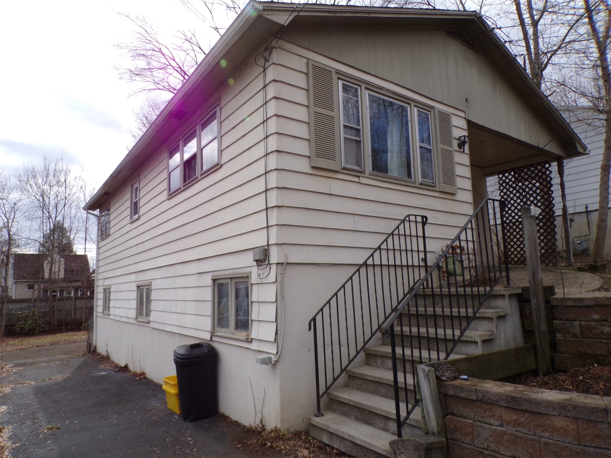 809 Grant Street Endicott, NY 13760 - Photo 3 of 37