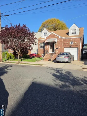 $2,100 | 509 St Pauls Avenue, Unit SECOND, Cliffside Park, NJ 07010