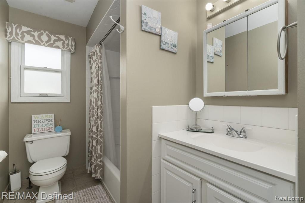 3014 Eastern Avenue Rochester Hills, MI 48307 - Photo 23 of 36