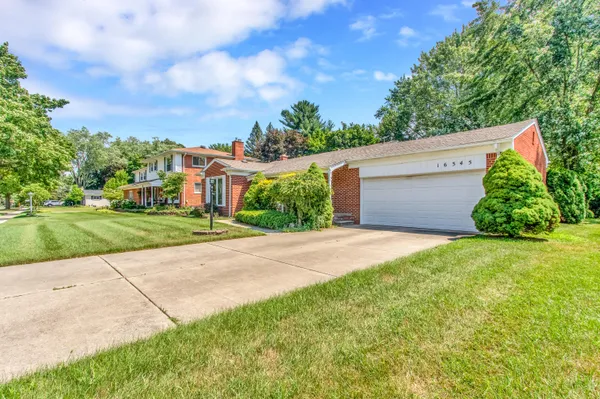 $2,300 | 16345 Pollyanna Street, Livonia, MI 48154
