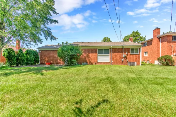 $2,300 | 16345 Pollyanna Street, Livonia, MI 48154