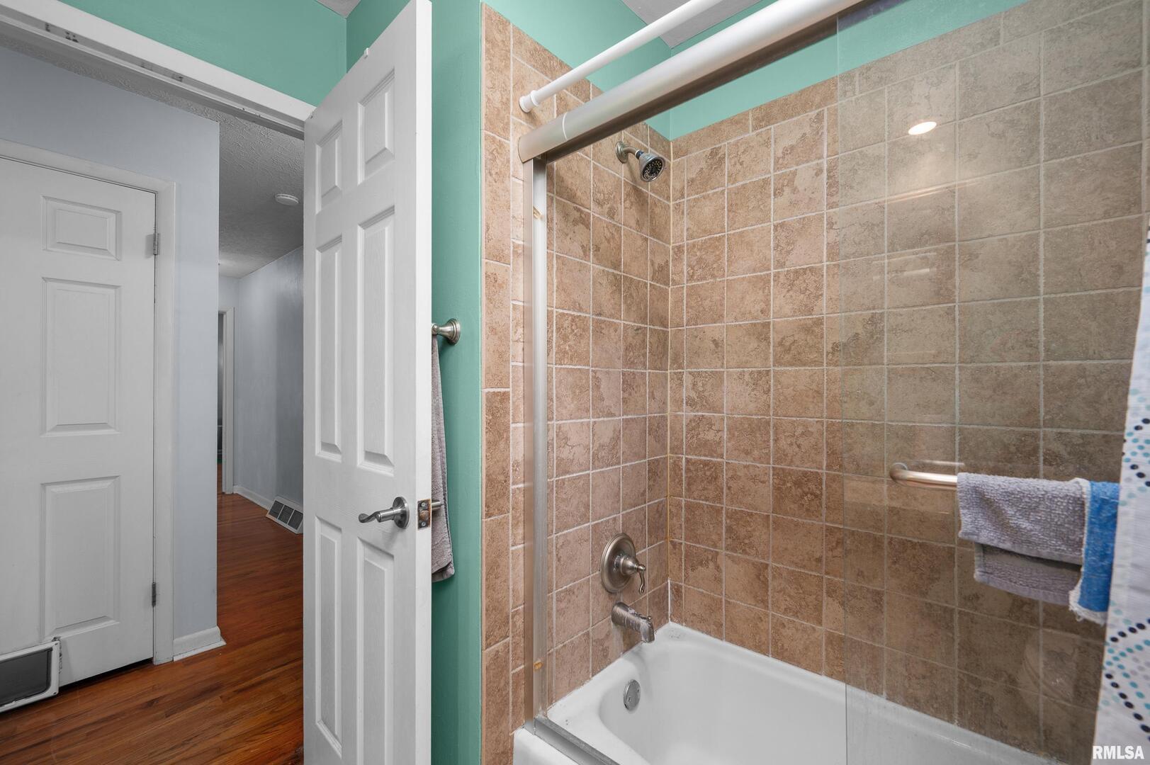 202 5th Street Matherville, IL 61263 - Photo 10 of 35