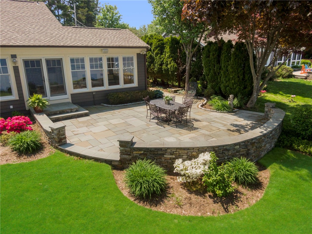 29 Riverside Drive Barrington, RI 02806 - Photo 7 of 37