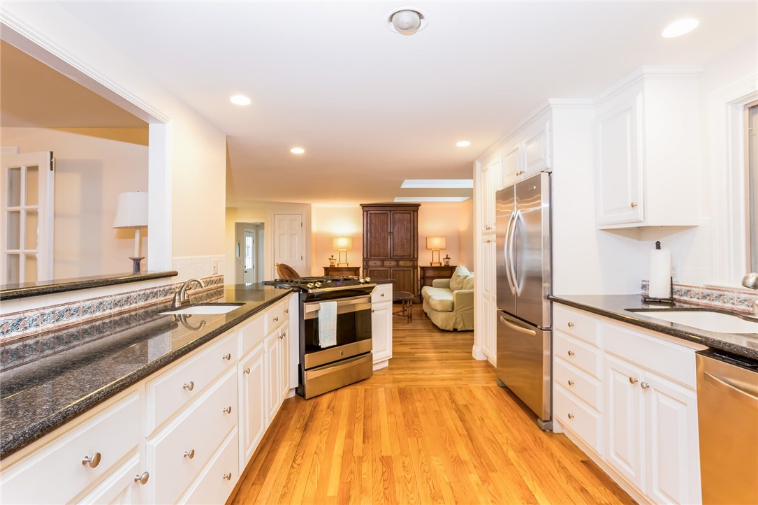 159 Mathewson Road Barrington, RI 02806 - Photo 15 of 36