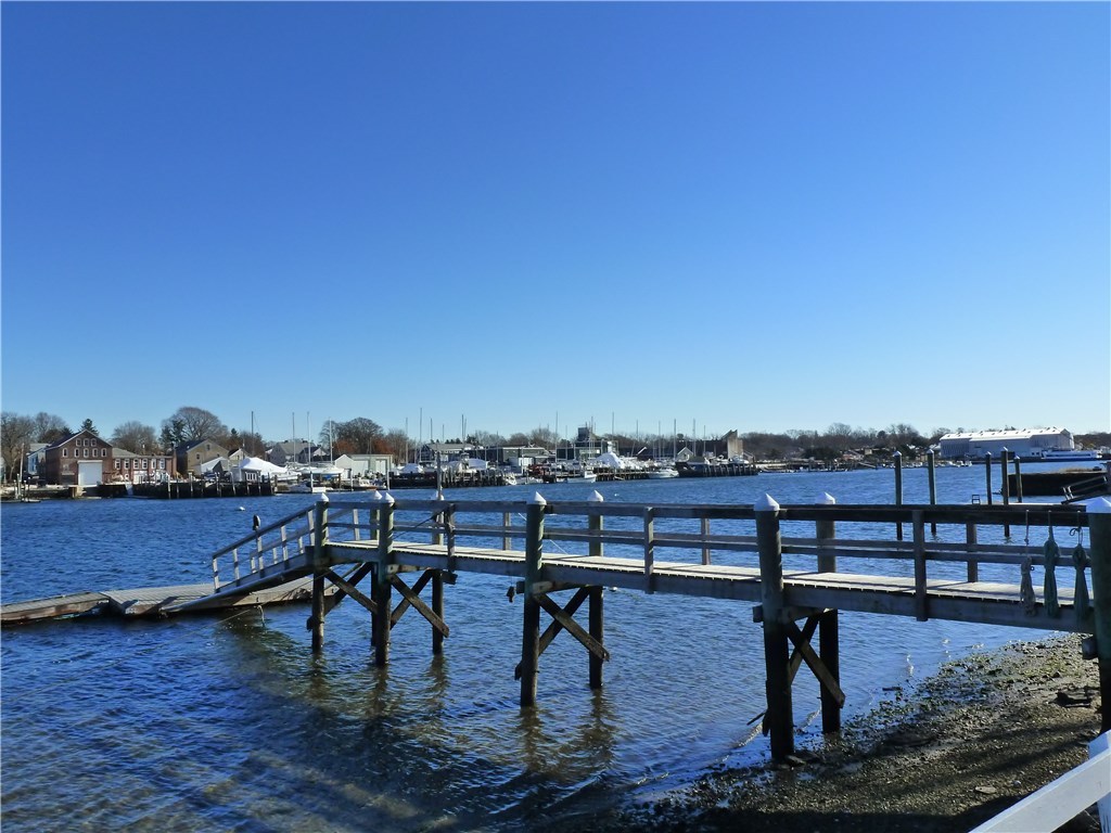 159 Mathewson Road Barrington, RI 02806 - Photo 6 of 36