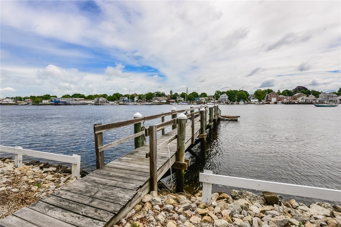 159 Mathewson Road Barrington, RI 02806 - Photo 9 of 36