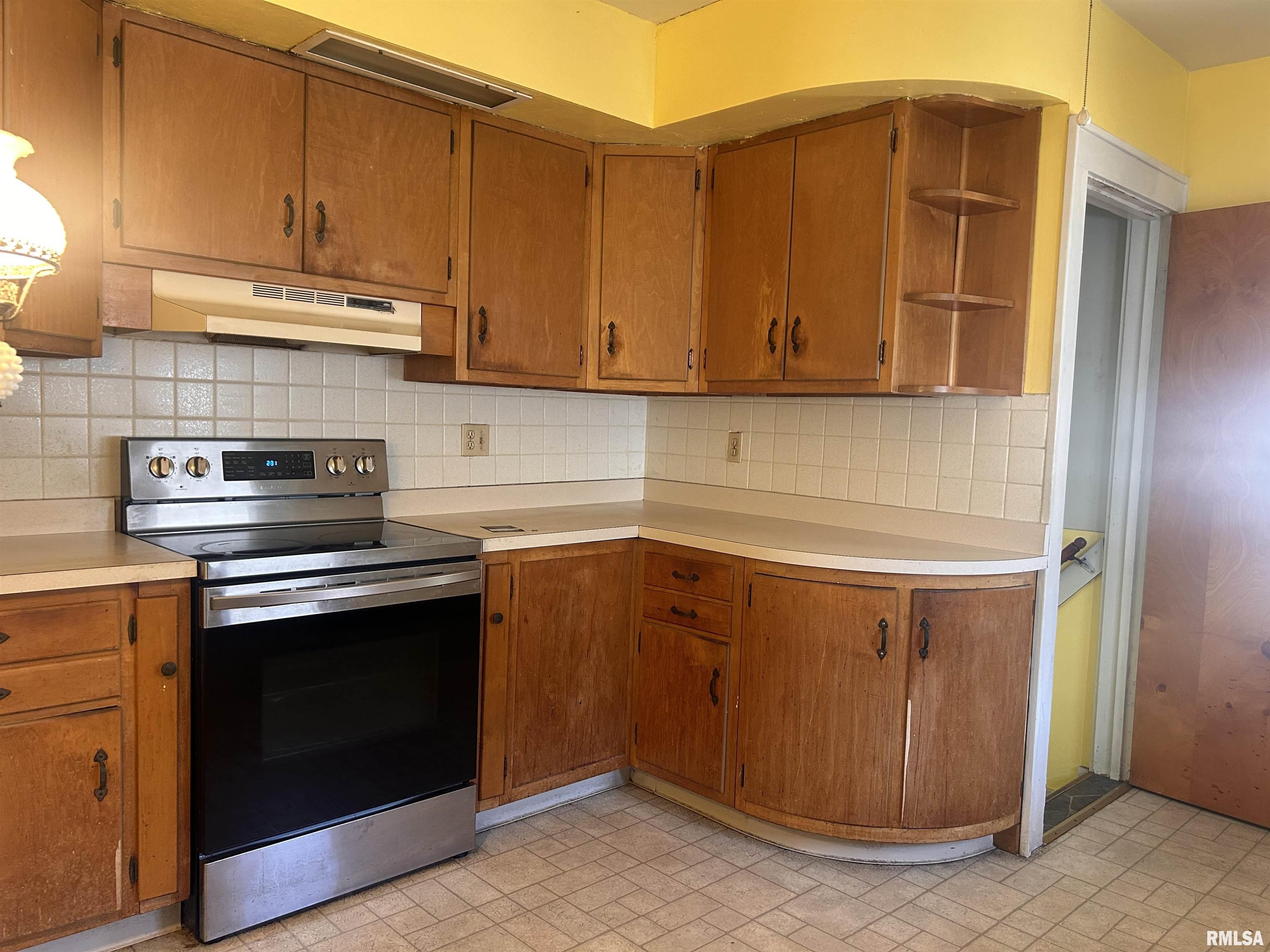 1034 North MacArthur Boulevard Springfield, IL 62702 - Photo 5 of 8