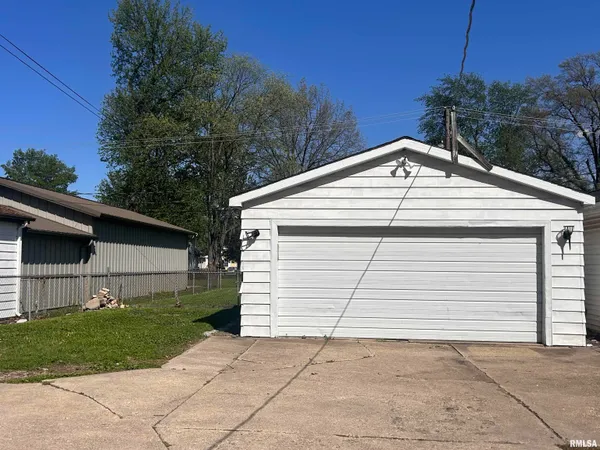 $69,900 | 1034 North MacArthur Boulevard, Springfield, IL 62702