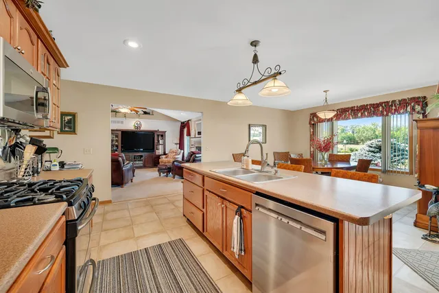 $349,900 | 310 Fairway Drive, Essex, IL 60935