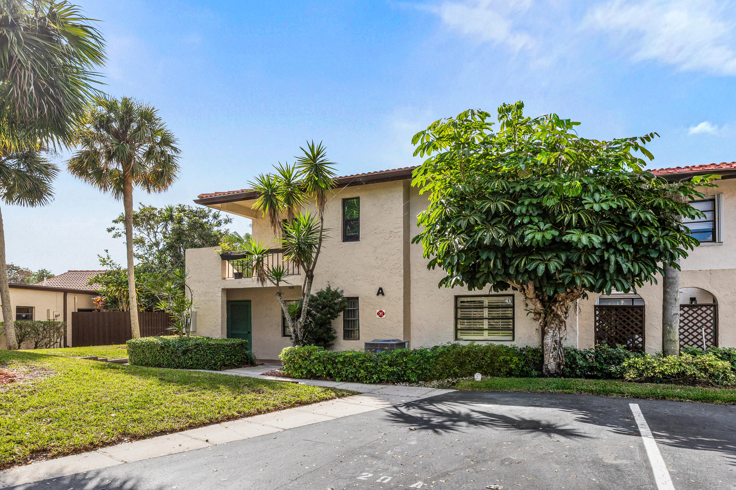 21766 Cypress Drive, Unit 20B Boca Raton, FL 33433 - Photo 2 of 40 002-21766CypressDrive-20B-BocaRaton-FL-3