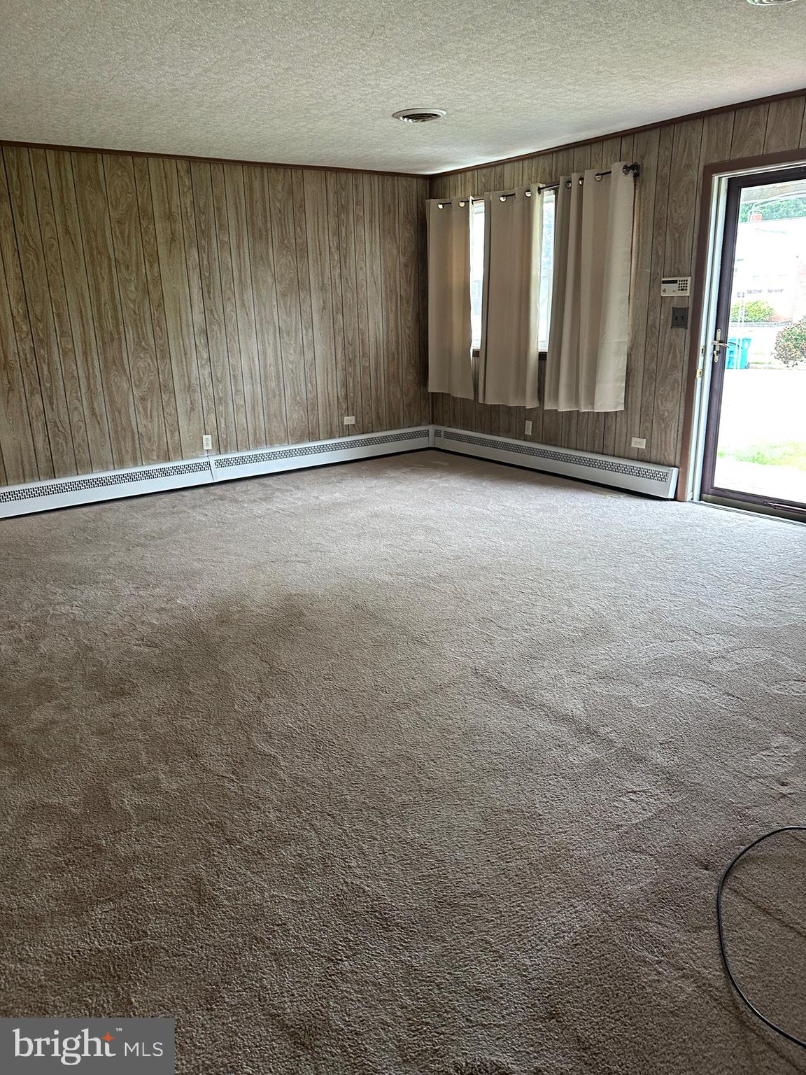 Living Rm/Dining Rm combo