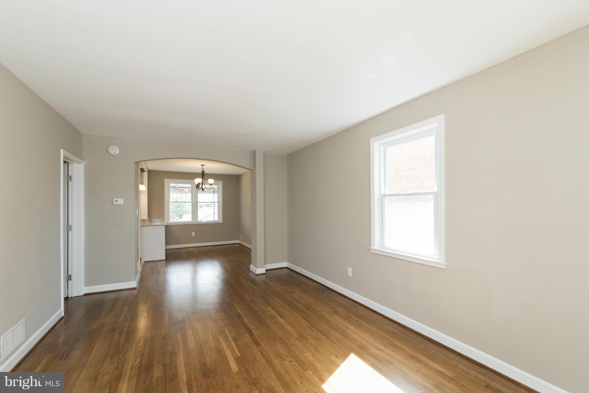 1619 Searles Road Baltimore, MD 21222 - Photo 4 of 30 Living Room
