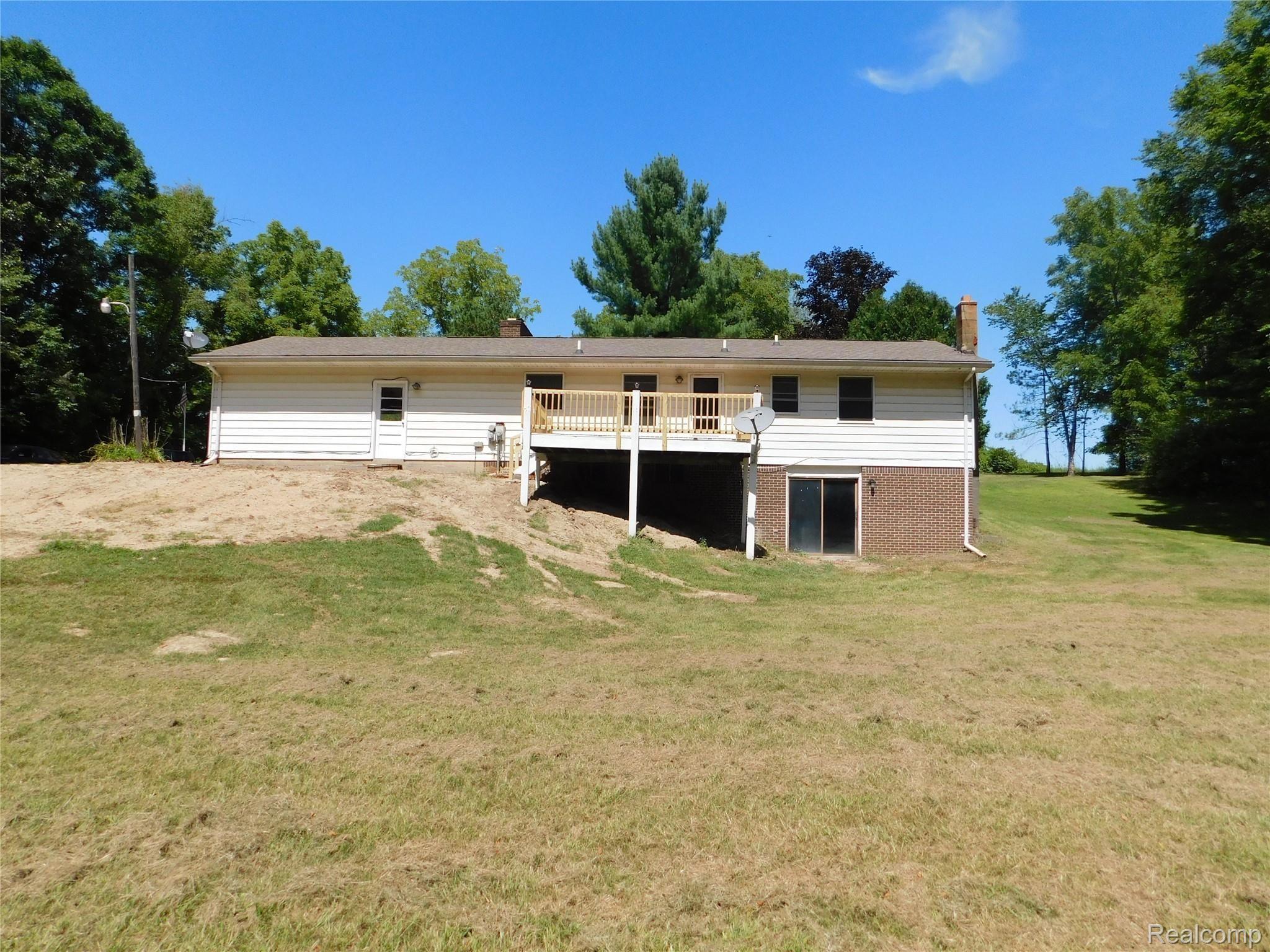 11233 Chase Lake Road Fowlerville, MI 48836 - Photo 13 of 19 DSCN0022.JPG