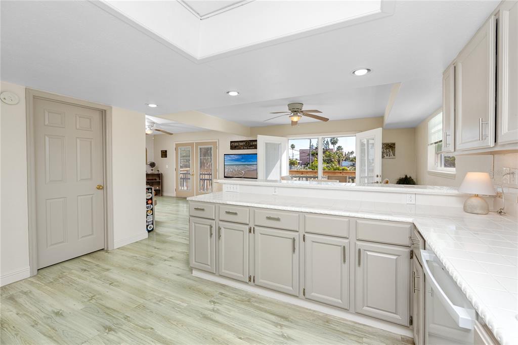 140 142nd Avenue Madeira Beach, FL 33708 - Photo 16 of 53