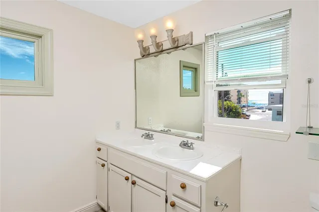 $795,000 | 140 142nd Avenue, Madeira Beach, FL 33708