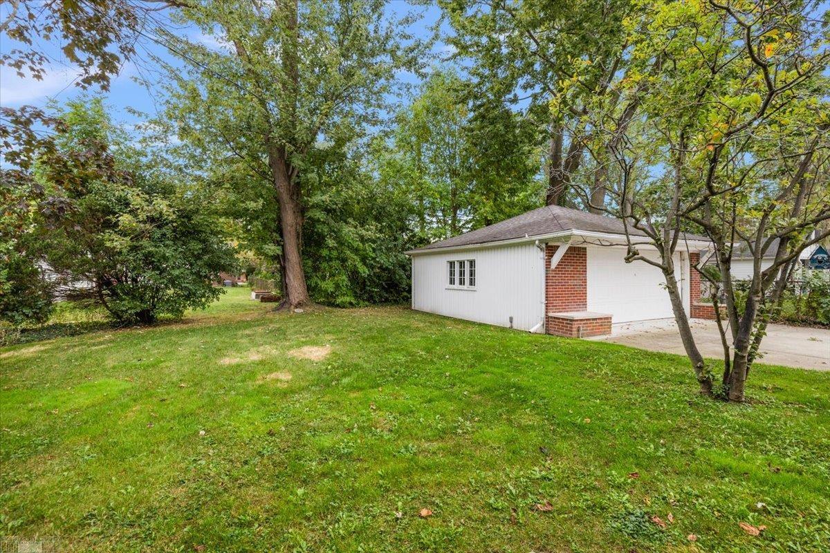 1485 Torrey Road Grosse Pointe Woods, MI 48236 - Photo 52 of 60