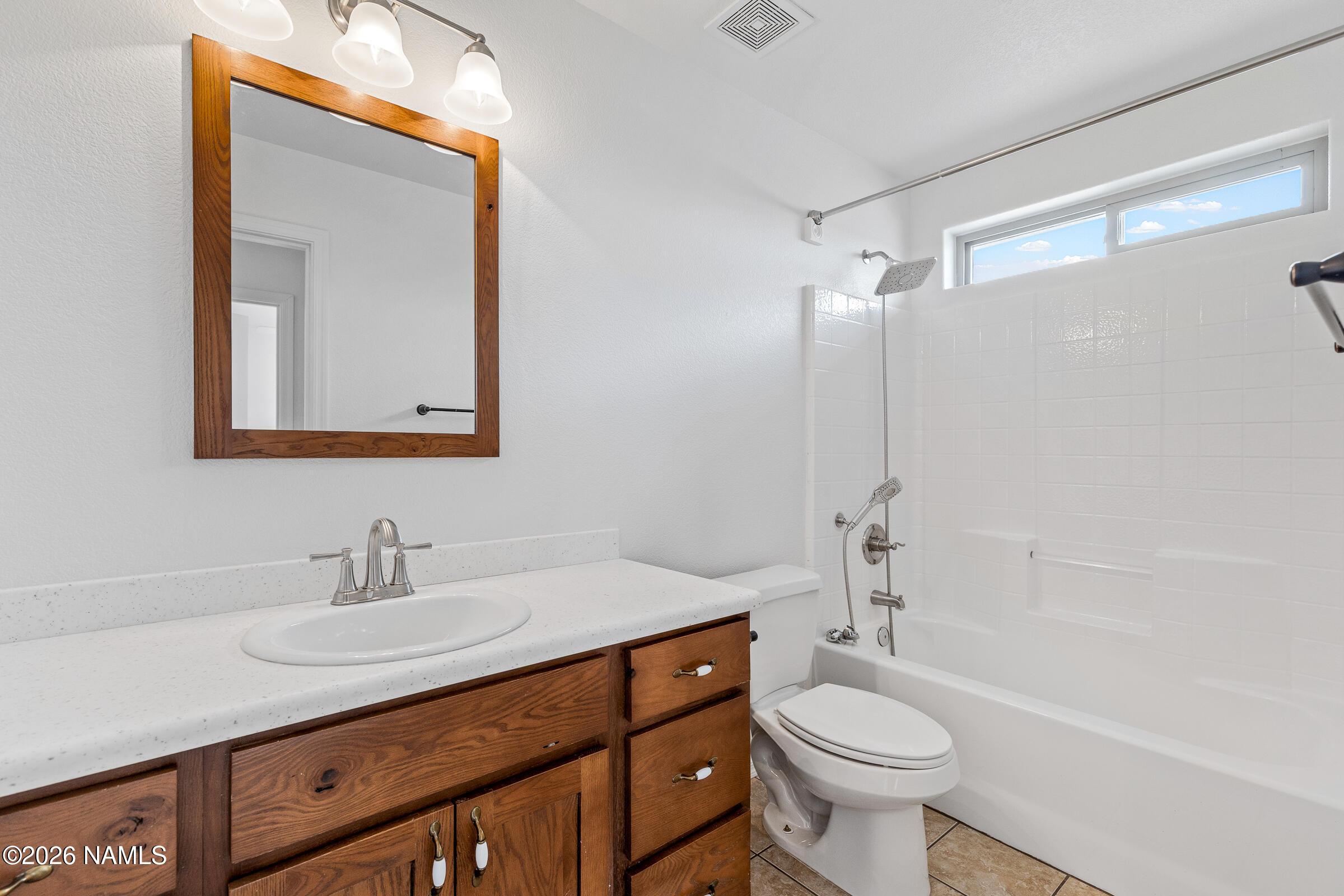9748 North Aldrich Road Flagstaff, AZ 86004 - Photo 25 of 37 Guest Bathroom
