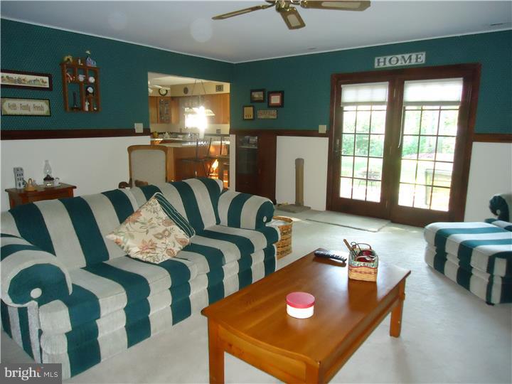 101 Goodwin Parkway Sewell, NJ 08080 - Photo 13 of 25 Family Room