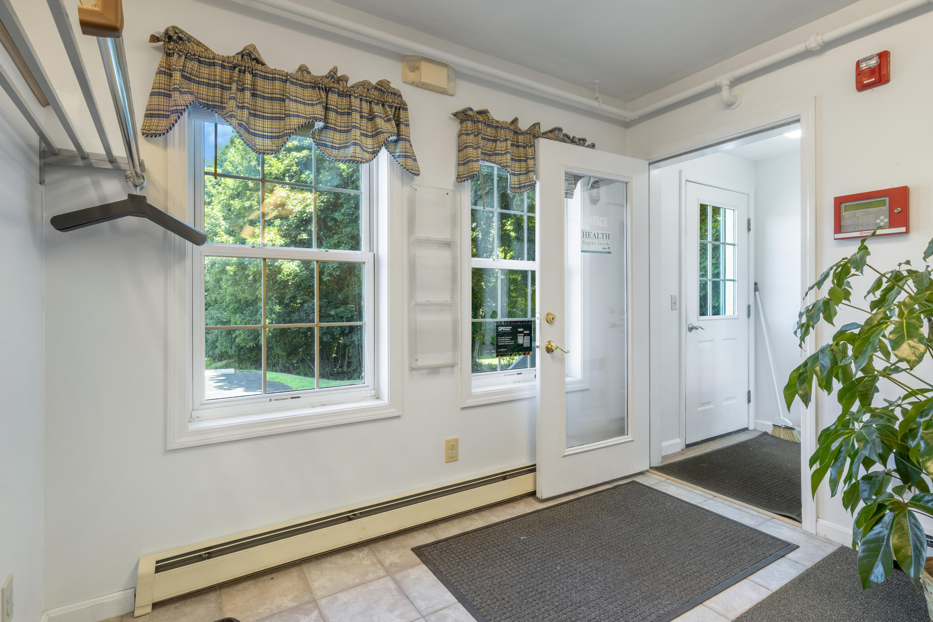 164 Main Street Gorham, ME 04038 - Photo 64 of 83 Dr Office Entry