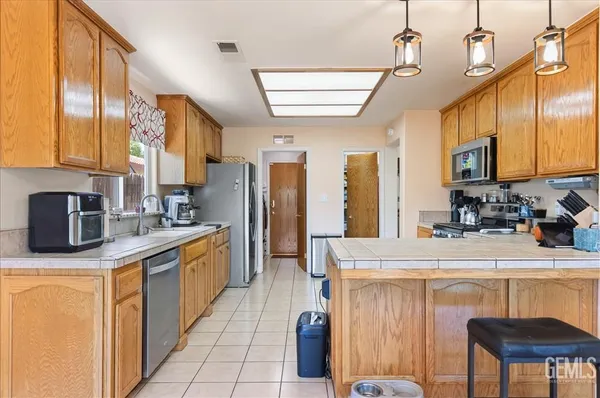 $465,000 | Undisclosed Address, Bakersfield, CA 93308