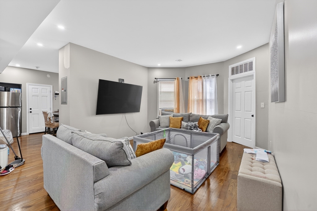 37 Stonehurst Street Boston, MA 02122 - Photo 13 of 37