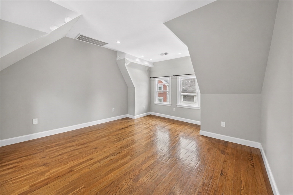 37 Stonehurst Street Boston, MA 02122 - Photo 10 of 37