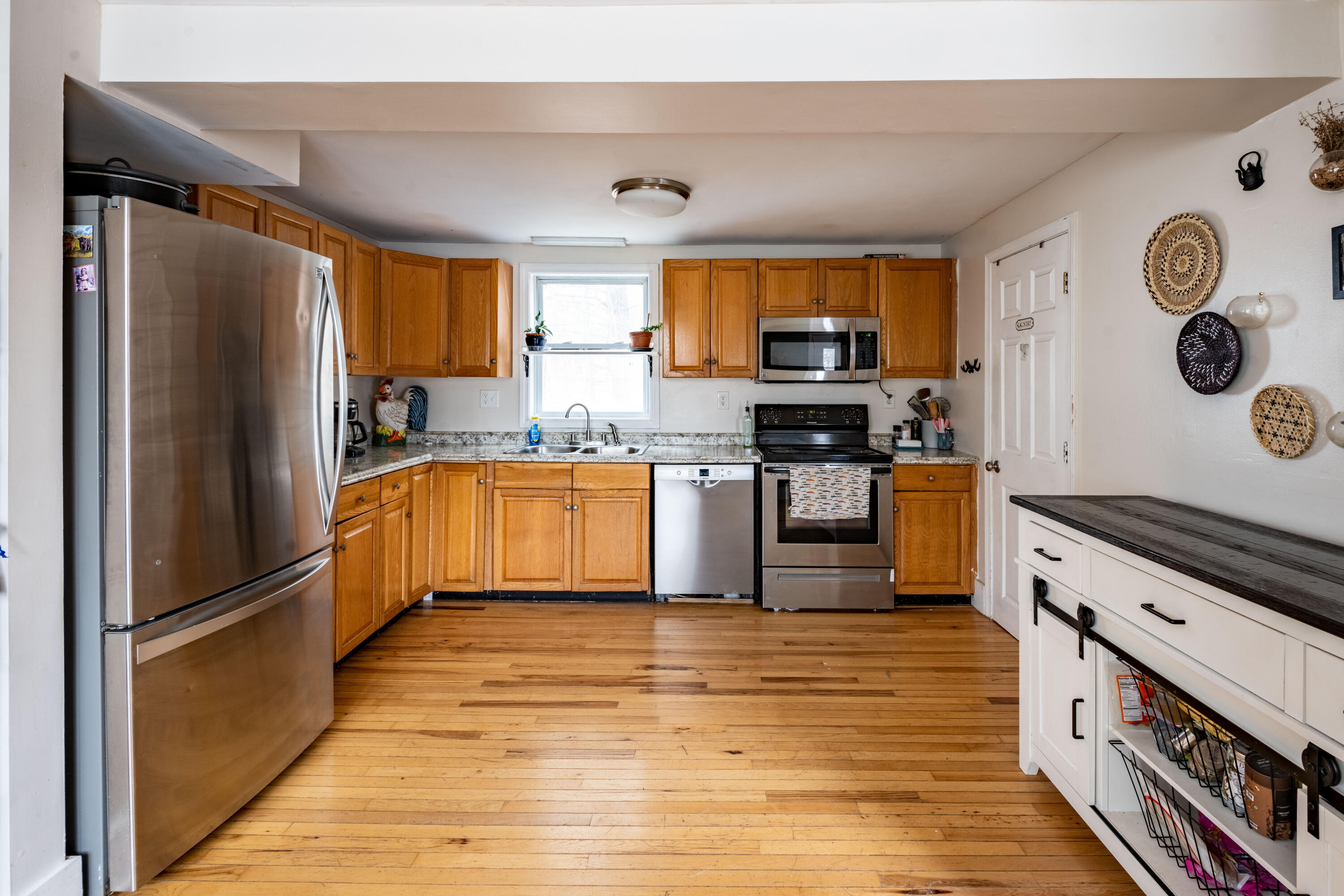 219 Main Street Windham, ME 04062 - Photo 4 of 32 219main-3