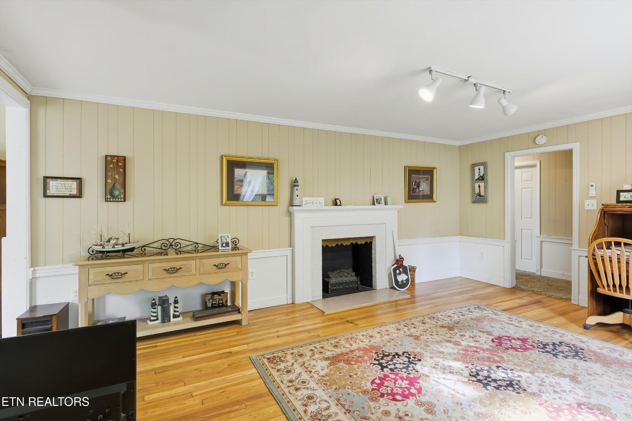 653 East Hunt Road Alcoa, TN 37701 - Photo 4 of 32 Gallery Image 4