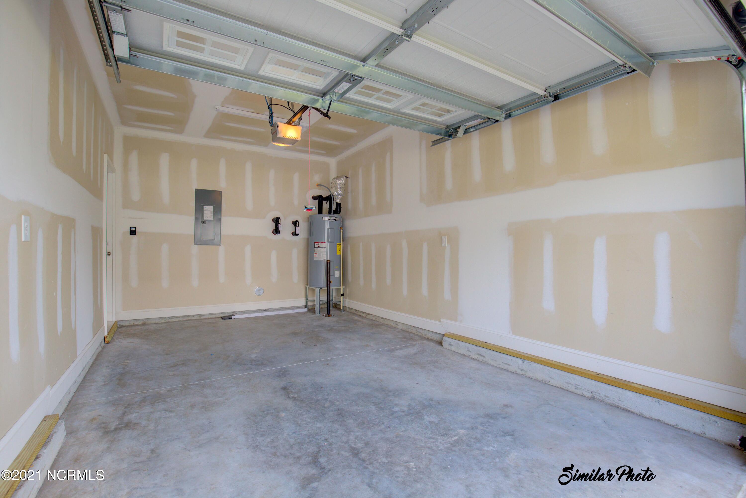 347 South Stingray Lane Holly Ridge, NC 28445 - Photo 25 of 31 24 - 210 N. Stingray - Interiors_3