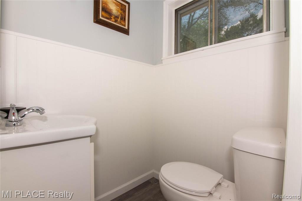 22330 Berg Road Southfield, MI 48033 - Photo 24 of 32