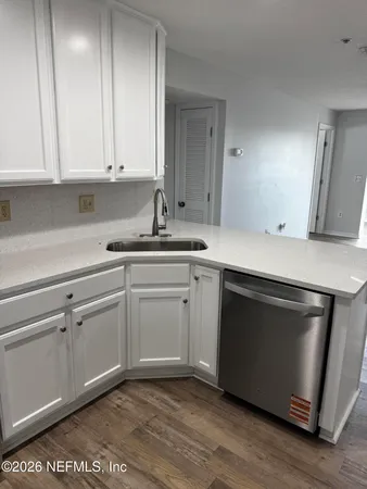 $2,100 | 201 10th Avenue North, Unit 301, Jacksonville Beach, FL 32250