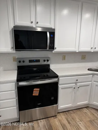 $2,100 | 201 10th Avenue North, Unit 301, Jacksonville Beach, FL 32250