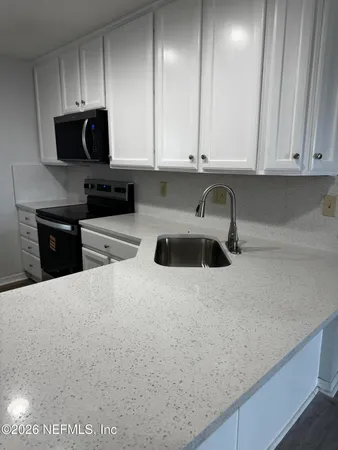 $2,100 | 201 10th Avenue North, Unit 301, Jacksonville Beach, FL 32250