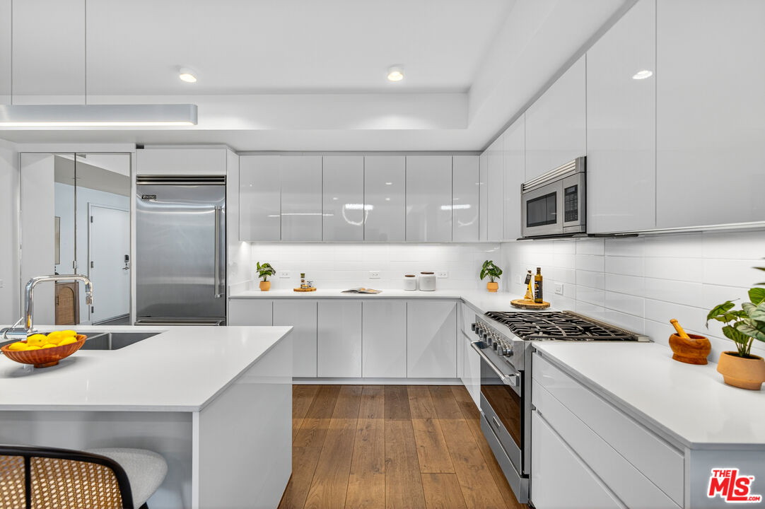 1433 14th Street, Unit 10 Santa Monica, CA 90404 - Photo 14 of 52