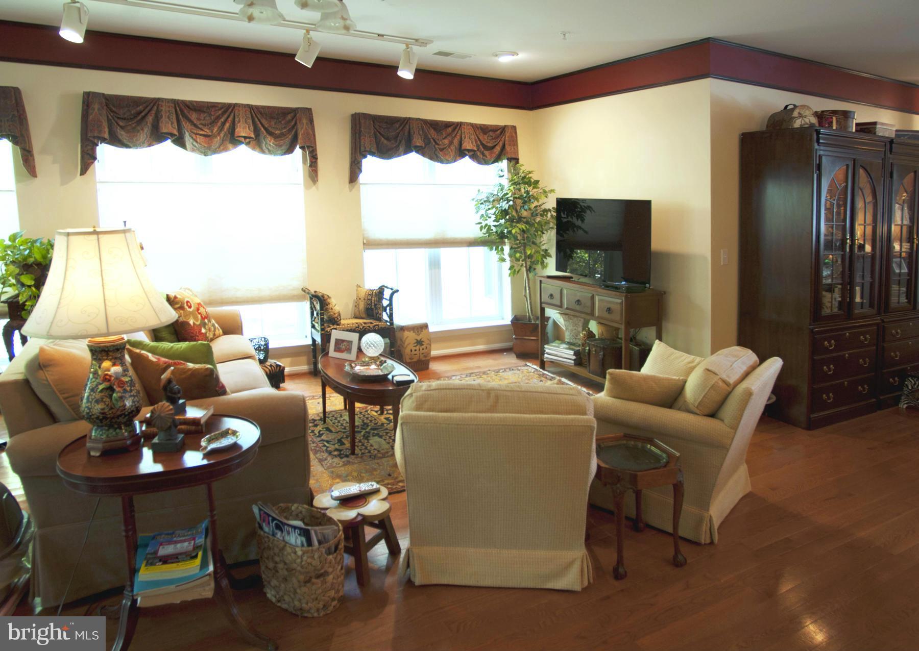 806 Runabout Loop, Unit 806 Solomons, MD 20688 - Photo 6 of 26 Living Room