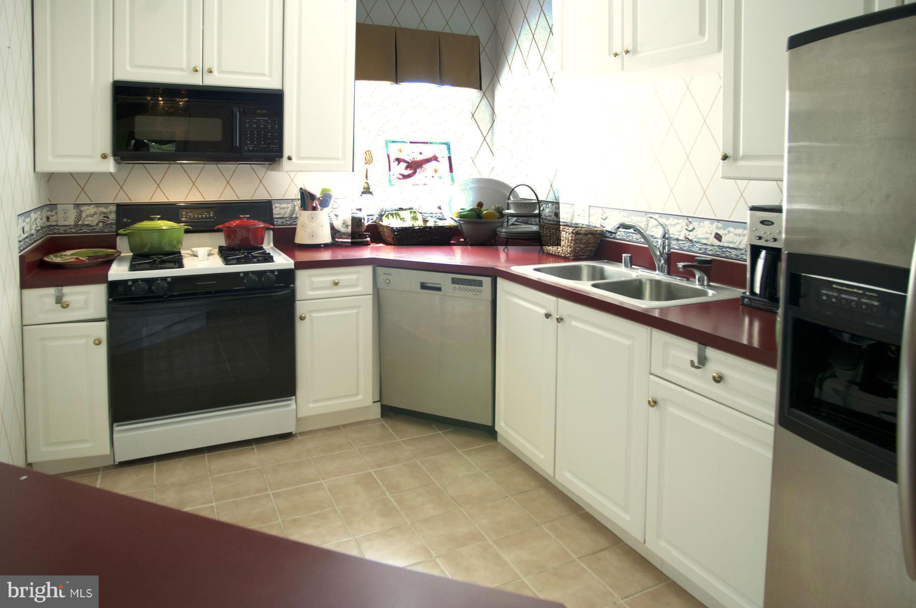 806 Runabout Loop, Unit 806 Solomons, MD 20688 - Photo 8 of 26 Kitchen