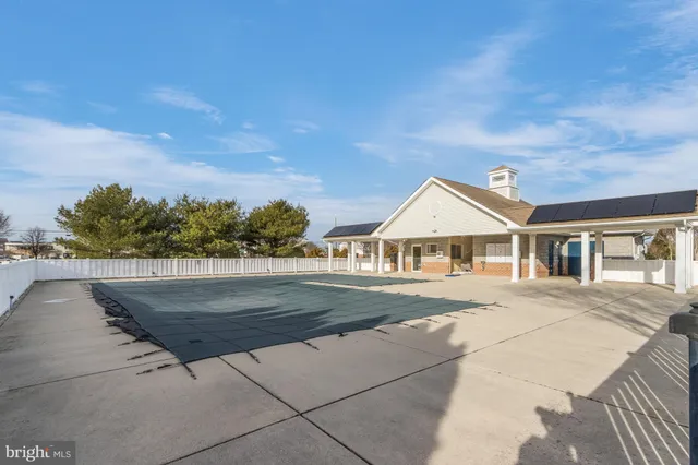 $349,800 | 33504 West Hunters Run, Lewes, DE 19958