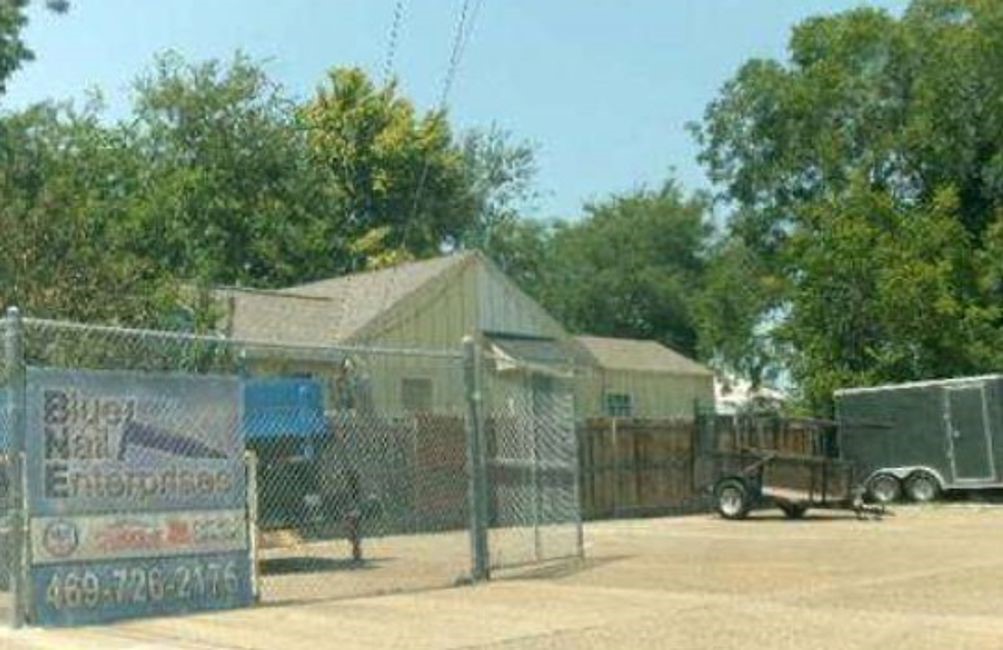626 Austin Street Grand Prairie, TX 75051 - Photo 2 of 4 a view of outdoor space and garden view