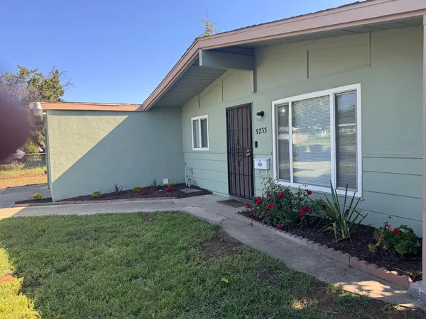 $360,000 | 5733 39th Street, Sacramento, CA 95824