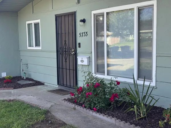 $360,000 | 5733 39th Street, Sacramento, CA 95824