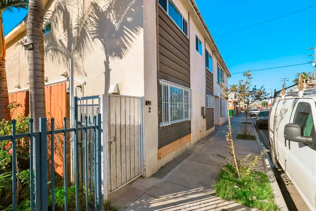 a view of a back yard of the house