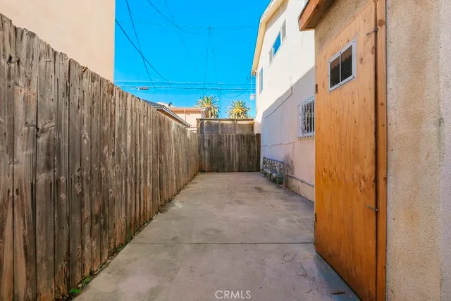 $1,599,999 | 2122 East 10th Street, Long Beach, CA 90804