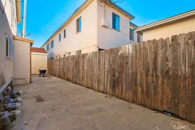 $1,599,999 | 2122 East 10th Street, Long Beach, CA 90804