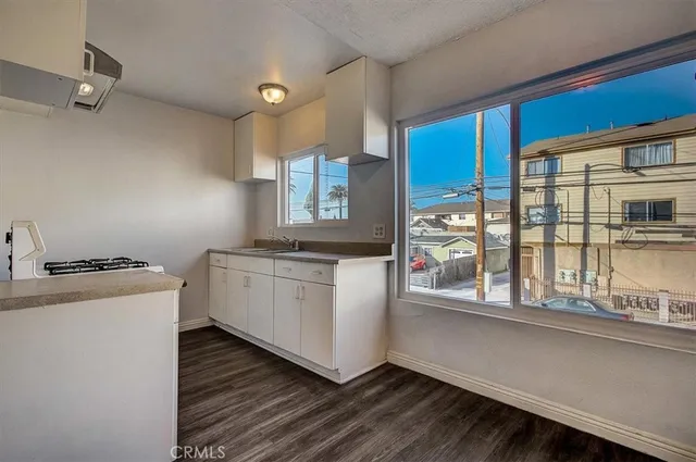 $1,599,999 | 2122 East 10th Street, Long Beach, CA 90804