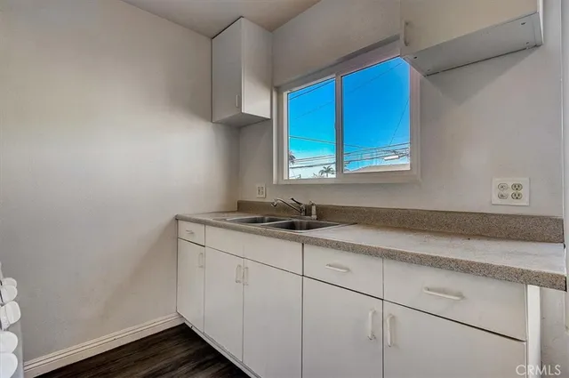 $1,599,999 | 2122 East 10th Street, Long Beach, CA 90804