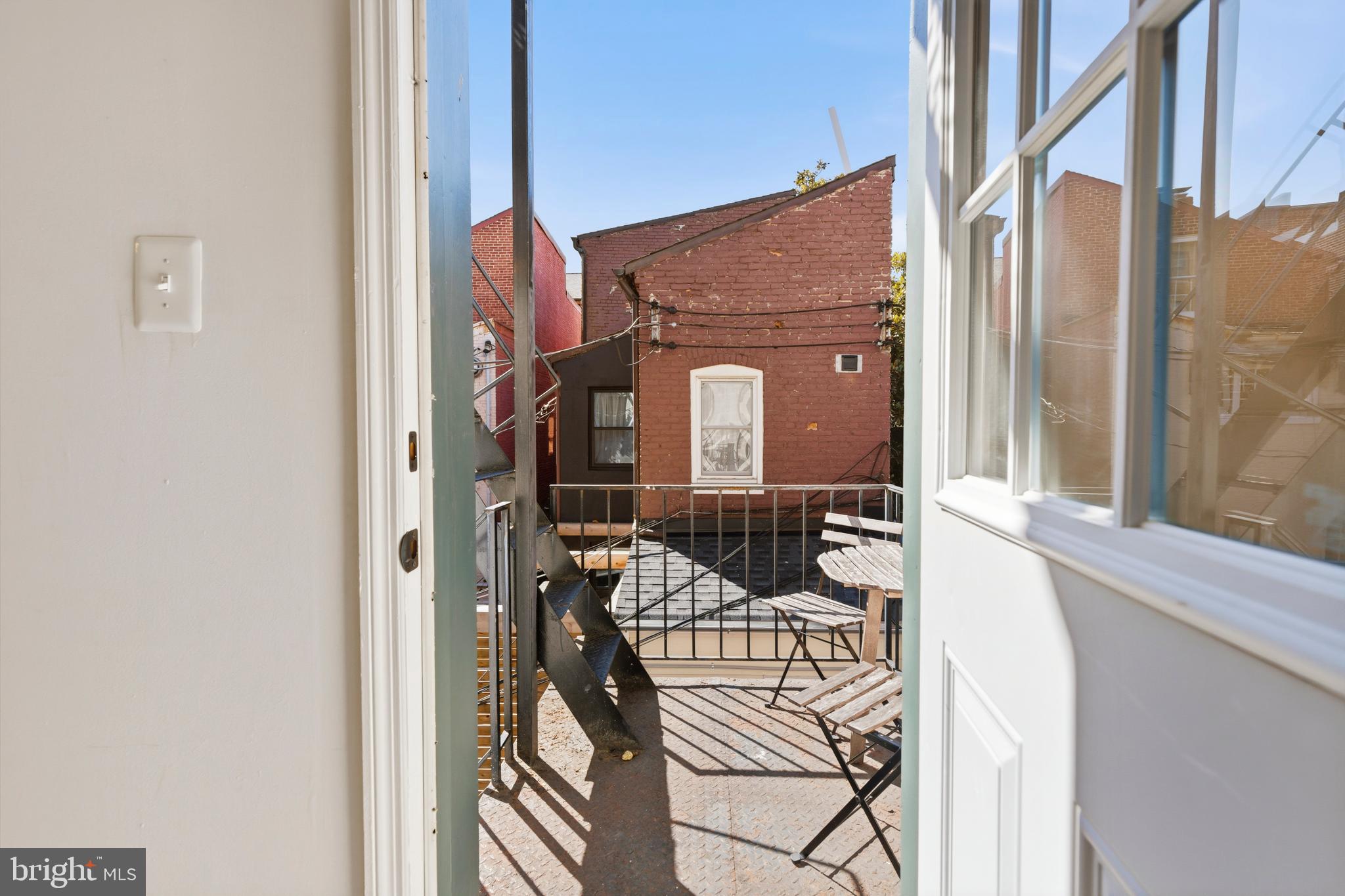 123 West Read Street Baltimore, MD 21201 - Photo 27 of 48 access to outside from each floor