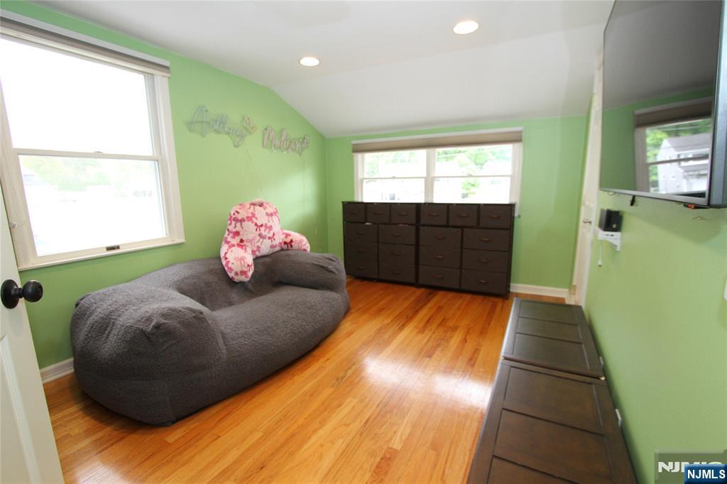 7 Stuart Street Waldwick, NJ 07463 - Photo 33 of 49